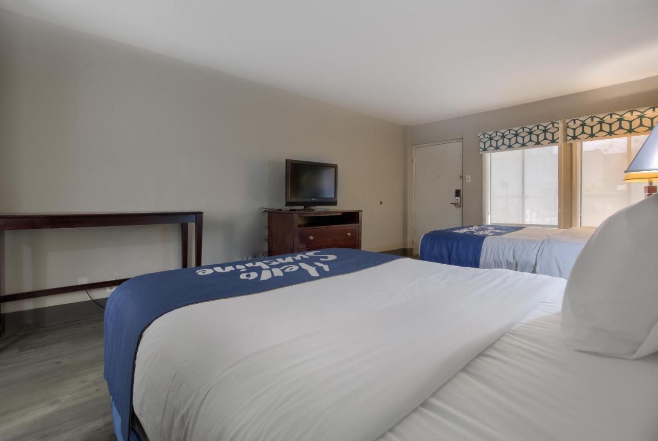 Days Inn By Wyndham Mobile I-65 Exterior photo