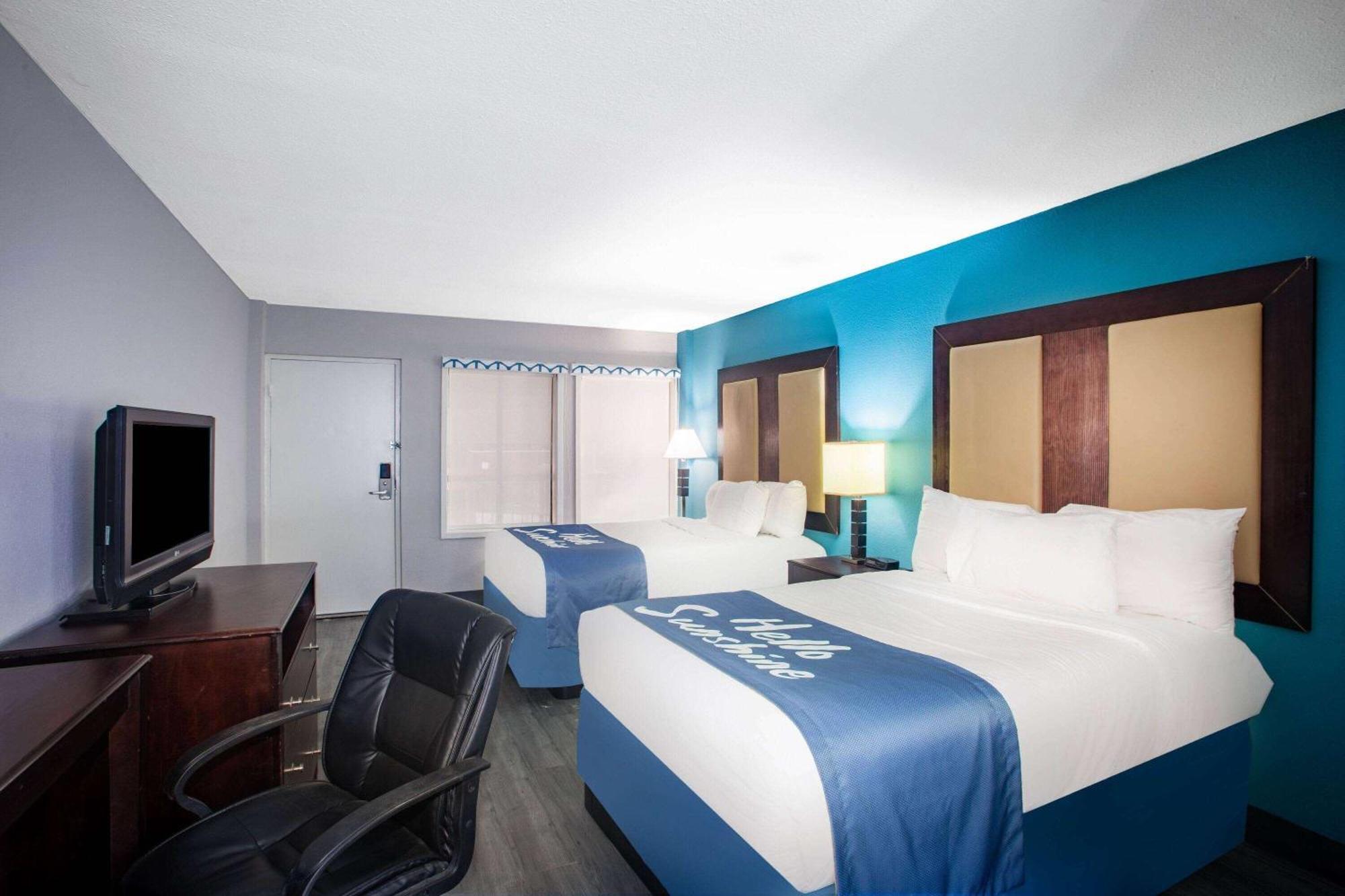 Days Inn By Wyndham Mobile I-65 Exterior photo